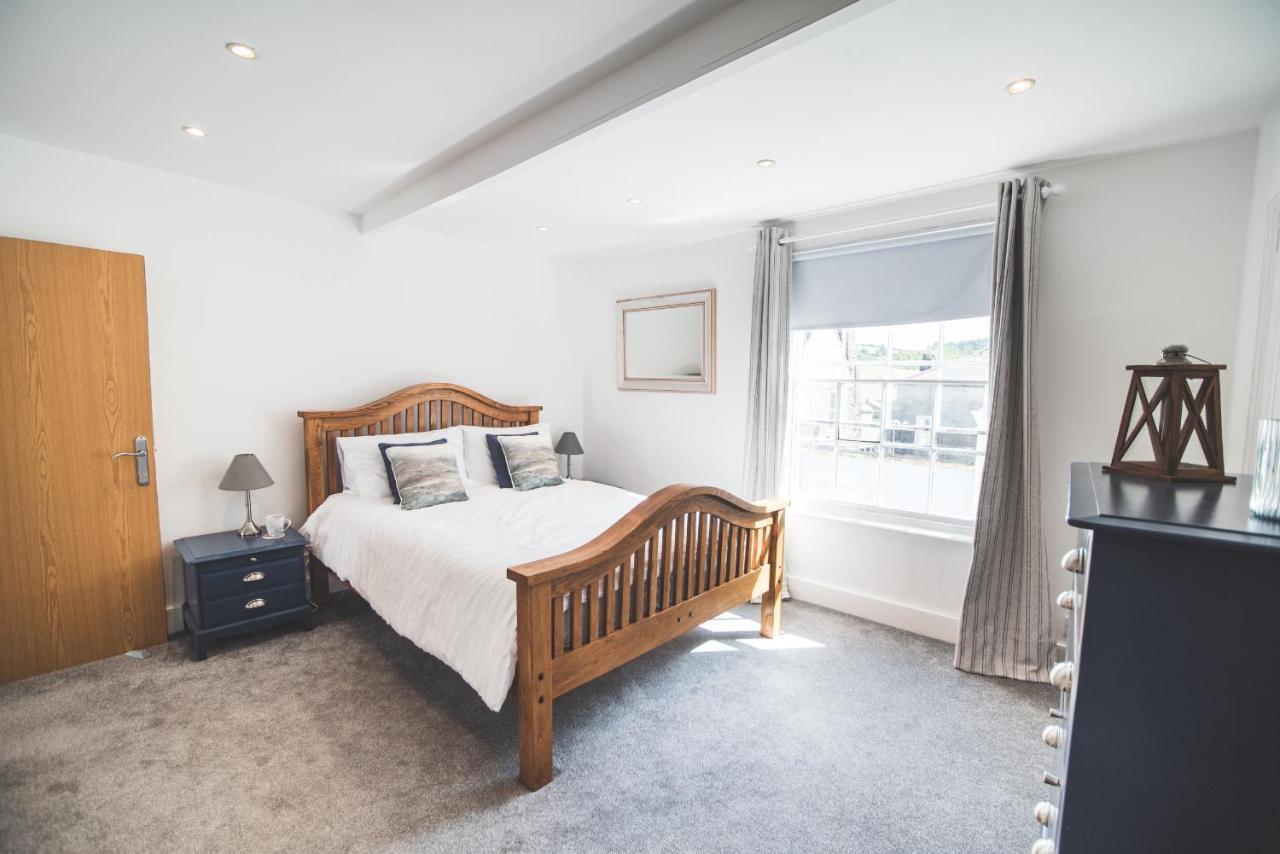 Top Storey Dartmouth Esterno foto