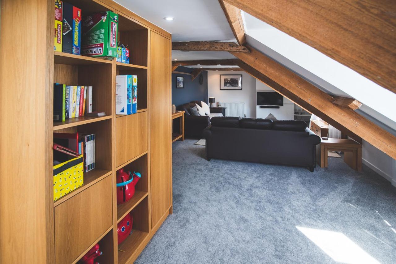 Top Storey Dartmouth Esterno foto