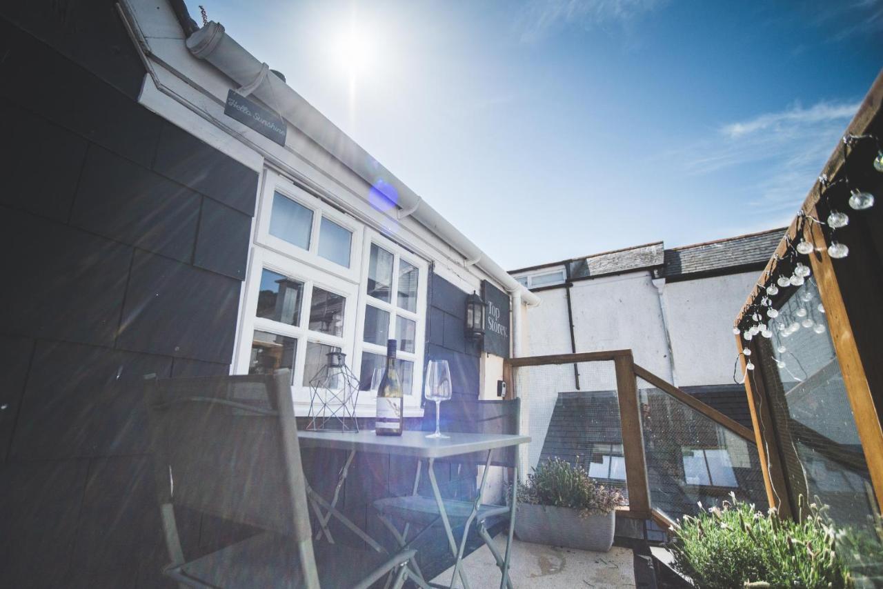 Top Storey Dartmouth Esterno foto
